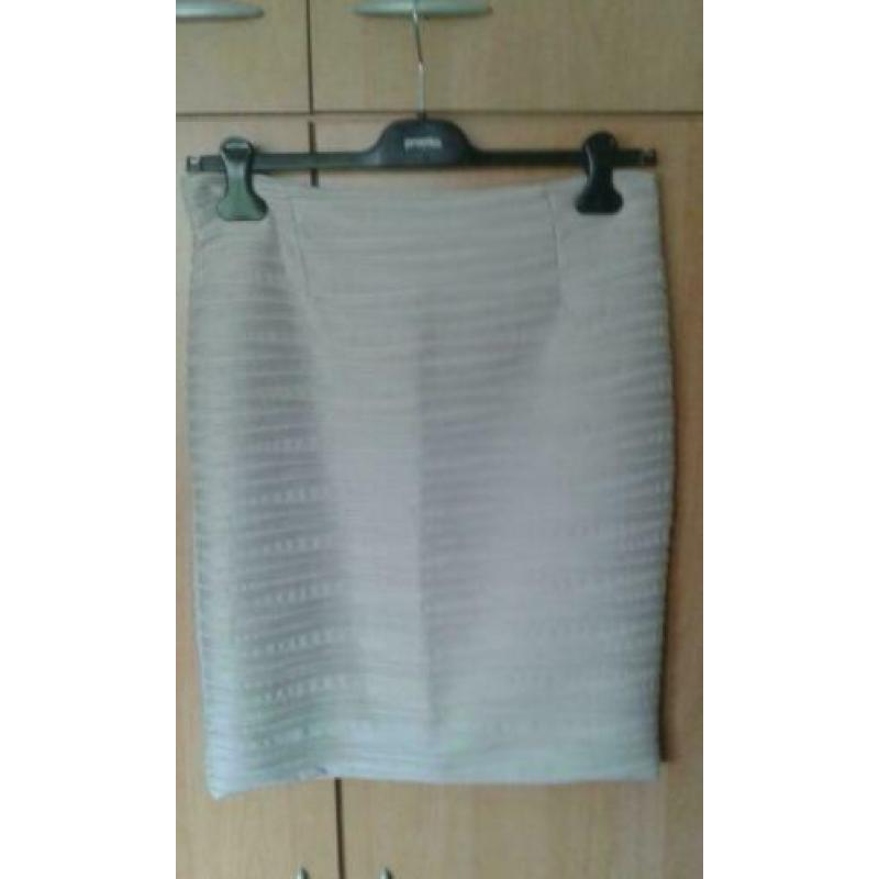 Beige rok van H&M. Maat 40