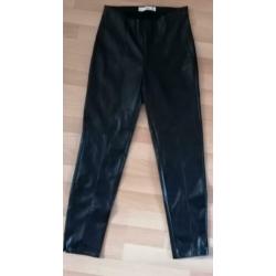 Broek mango ZGAN. Nep leer. Maat M.