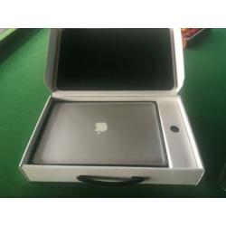 Mac Book pro met aankoopbon december 2012 nieuwstaat