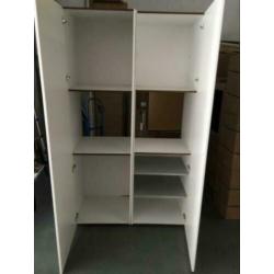 2 hoge voorraad/servieskasten 60 breed x 208 cm hoog, NIEUW
