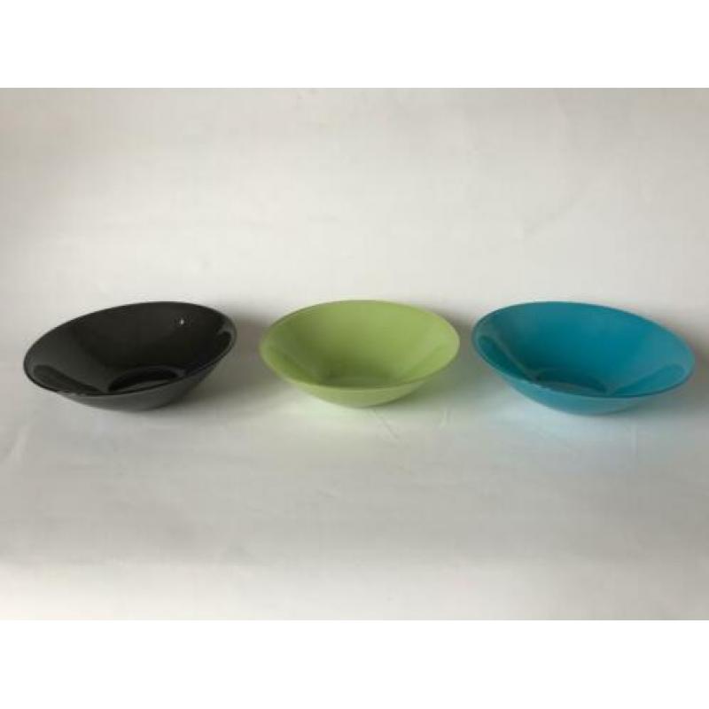 Retro Set van 3 gekleurde Arc France glazen bakjes schaaltj