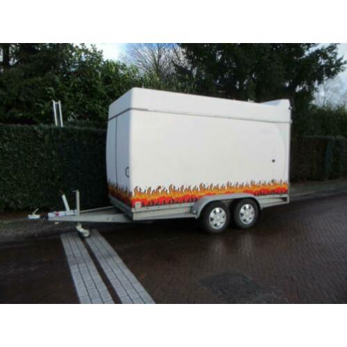 Gesloten polyester tandemasser. REBEL. 370x166x205 cm