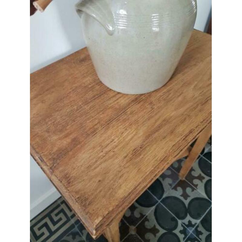 Oud eiken bijzettafel, sidetable, nachtkastje met lade.