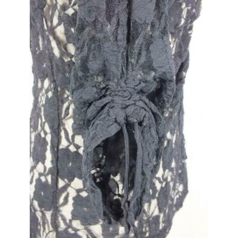 Gave zwarte kanten blouse.Mt M.Merk Trois de Bologne