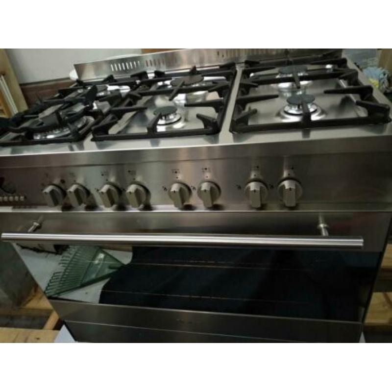 Boretti fornuis en oven