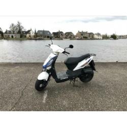 Kymco Agility 2018 bromscooter met fabrieksgarantie!