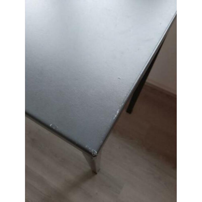 Bureautje / sidetable grijs + gele klapstoel