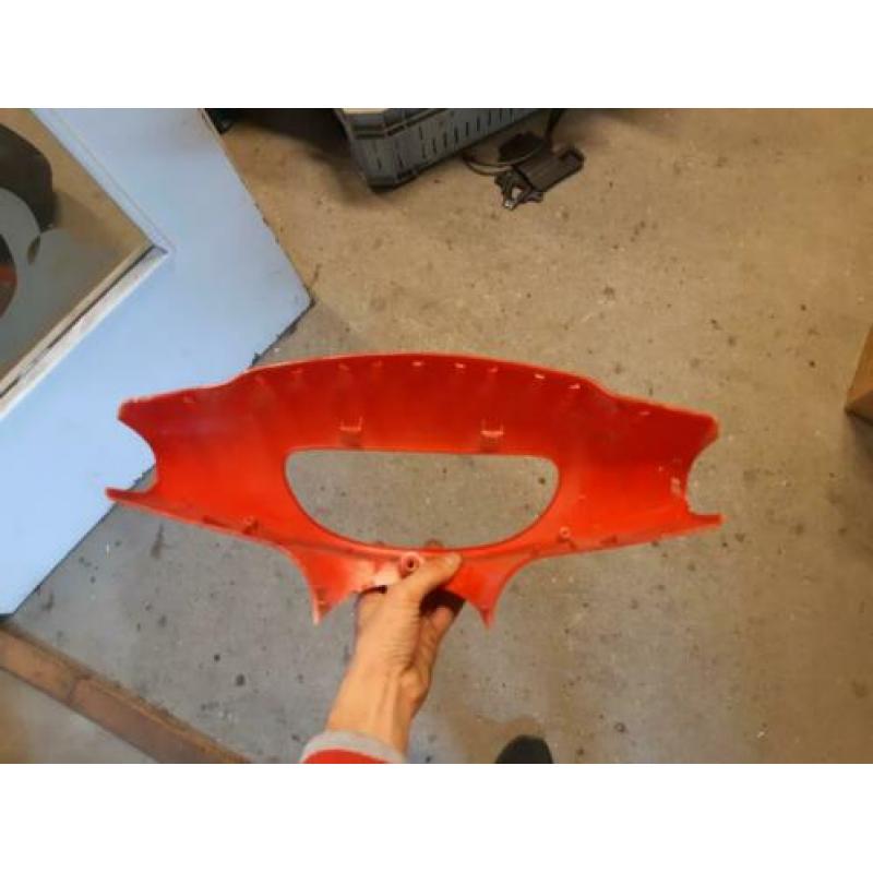 Rode stuurkap Baotian Speedy (koplamp kap stuur kap)