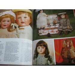 Engelstalig poppenboek / boek met antieke poppen - Dolls