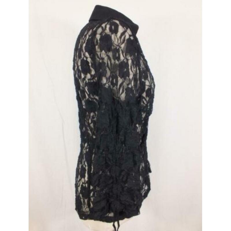 Gave zwarte kanten blouse.Mt M.Merk Trois de Bologne