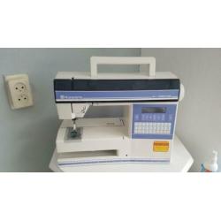 Husqvarna 400 computer naaimachine