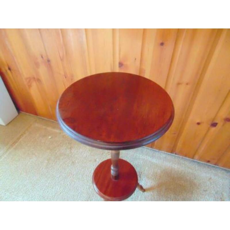 Leuk rond bijzettafeltje, telefoontafel of voor bloempot