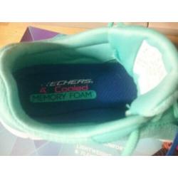 Sketchers sneakers maat 38