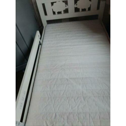 Kinderledikant IKEA 160x 70 inclusief matras