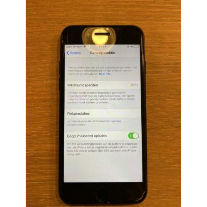 Apple iPhone 7 zwart 128gb in goede staat met 2 hoesjes