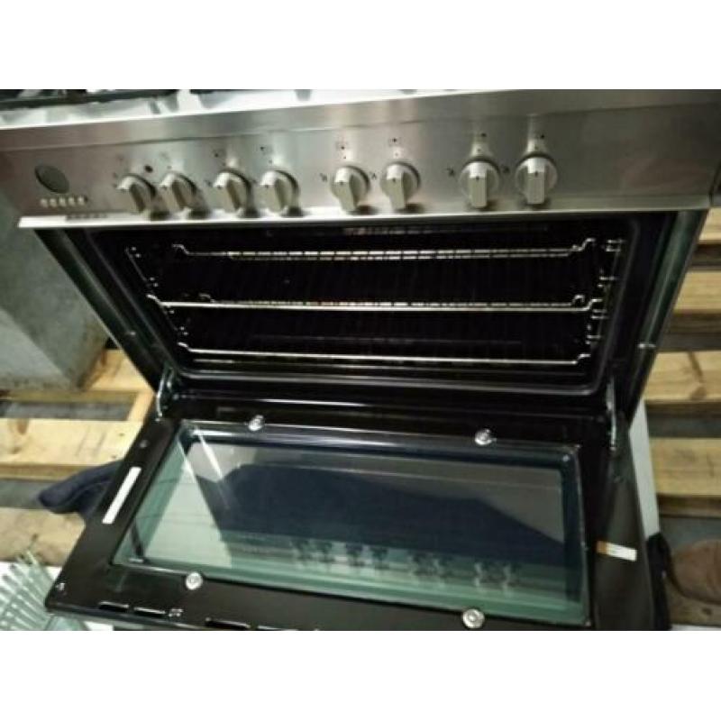 Boretti fornuis en oven