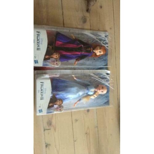 Hasbro Disney Frozen II Anna en Elsa poppen nieuw