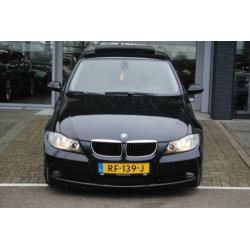 BMW 3-serie 318i High Executive SCHUIF-DAK NAVI PDC