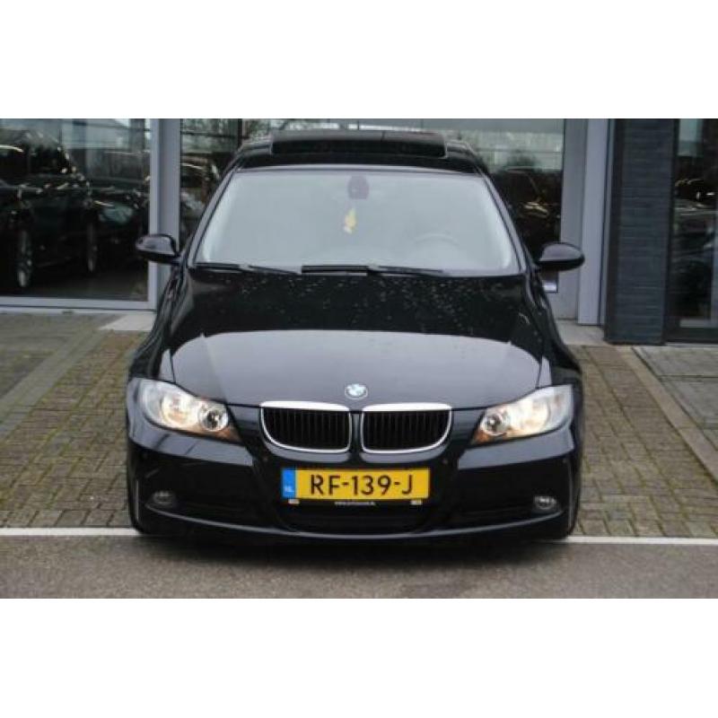 BMW 3-serie 318i High Executive SCHUIF-DAK NAVI PDC