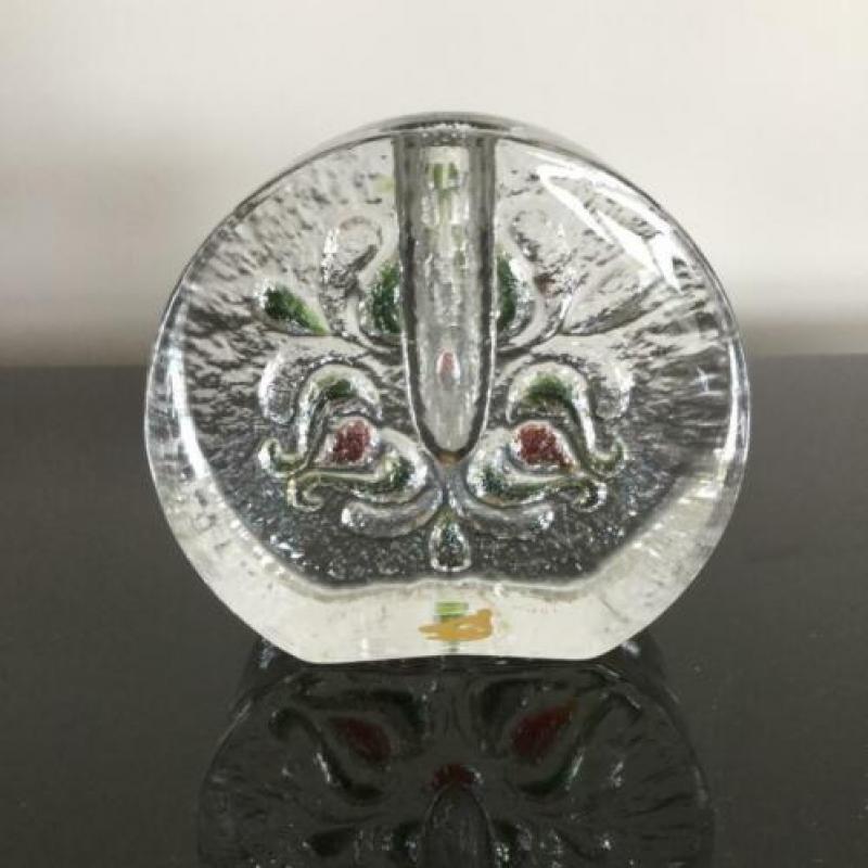 Walther glass “wheel” vaas met bloemdecoratie