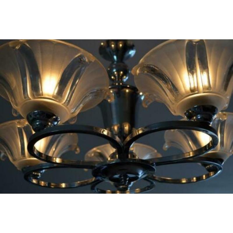 Prachtige chromen ART-DECO lamp met persglas schalen