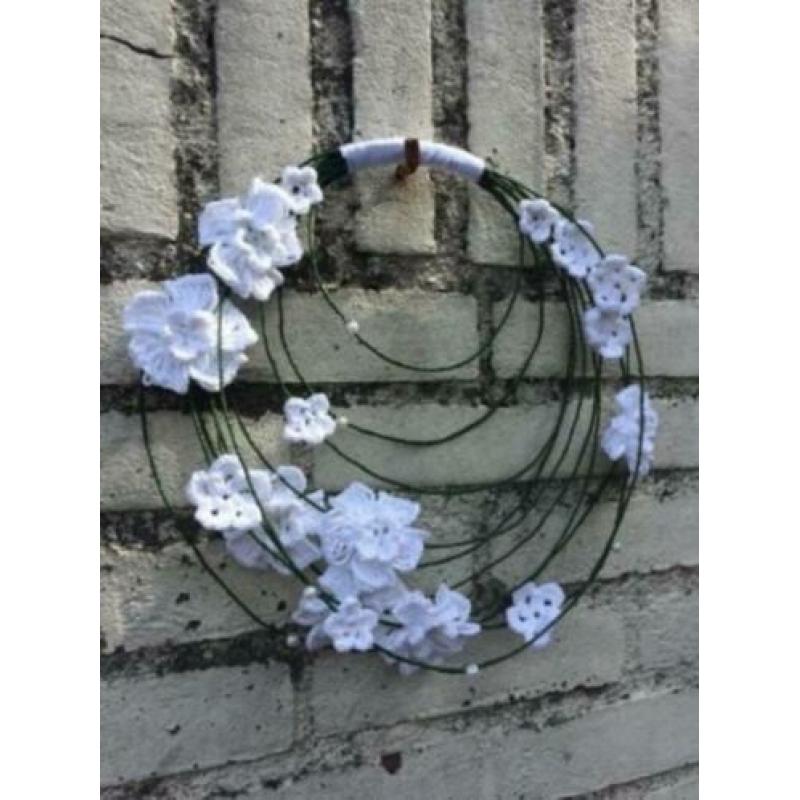 Bruidsboeket hoepel bruid huwelijk wit groen parel bloemen