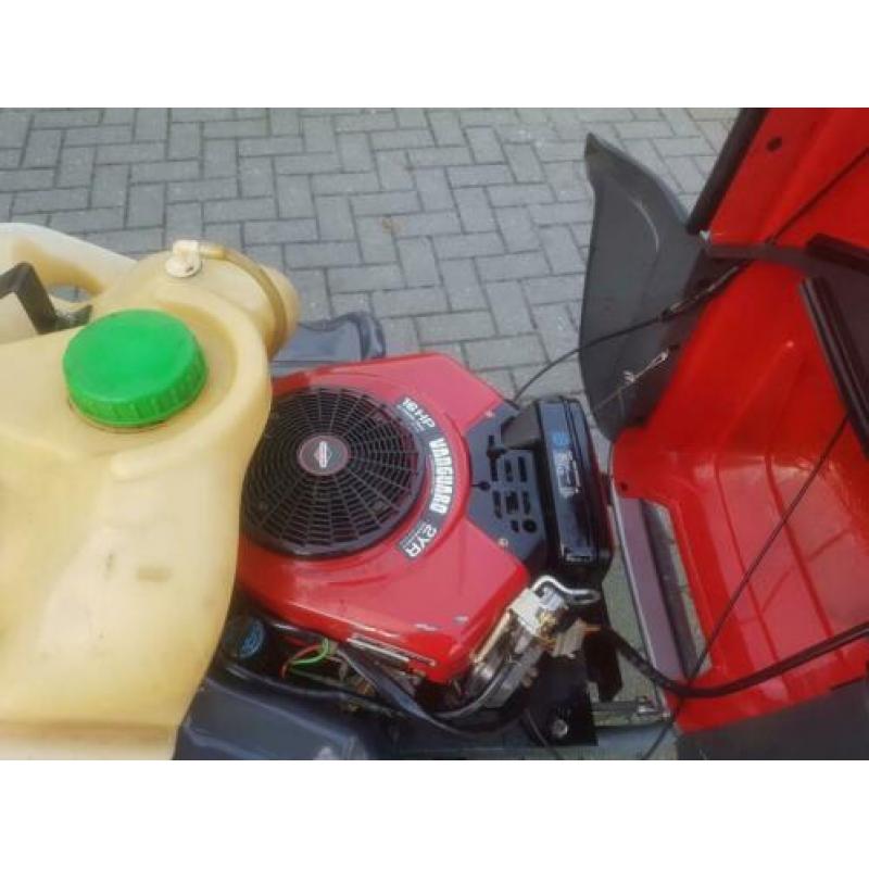 Zitmaaier f16 Achtervanger Hydrostaat