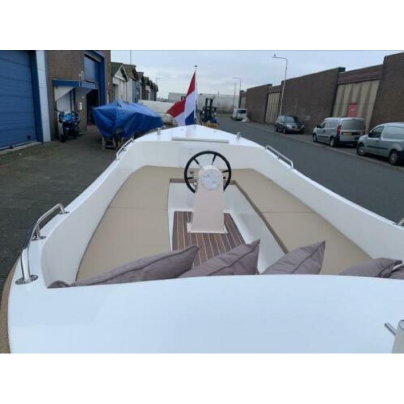 Demo Citysloep 650 met Yamaha 9.9 pk buitenboord CE gekeurd