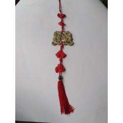 Lange Chinese hanher van Jade, met rood touw