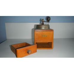Hand Koffiemolen antiek