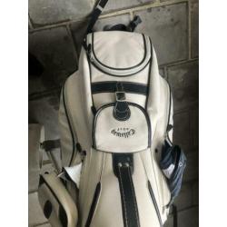 Uitstekende set met Titleist trolley en Callaway tas
