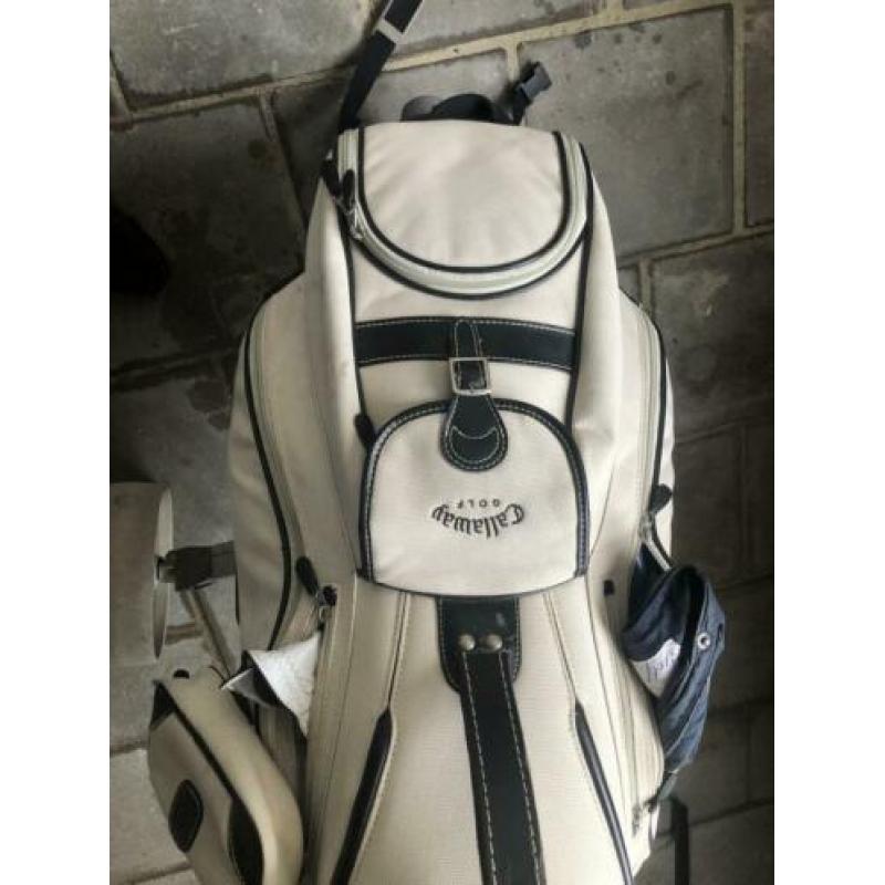 Uitstekende set met Titleist trolley en Callaway tas
