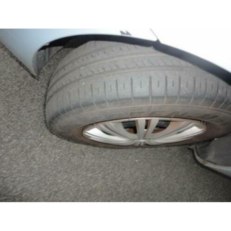 Renault Clio 1.2-16V Expression