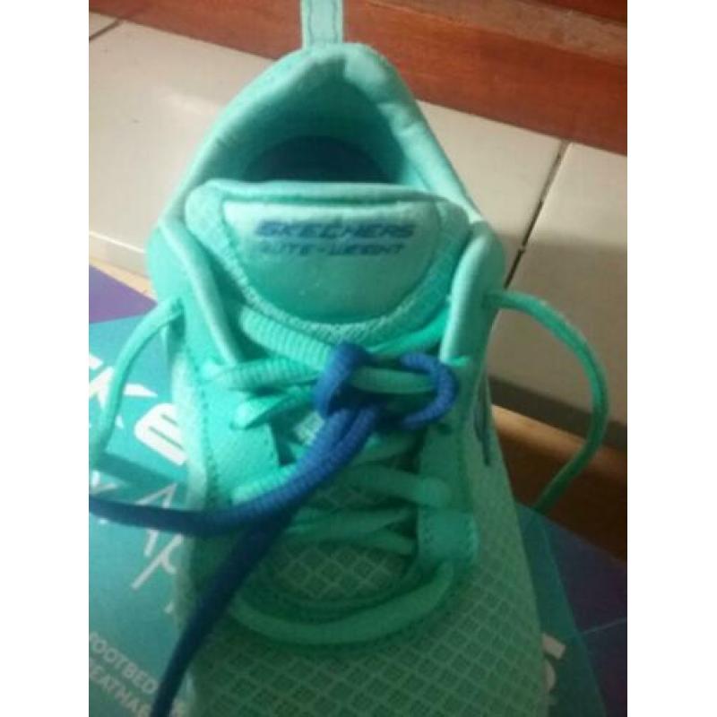 Sketchers sneakers maat 38