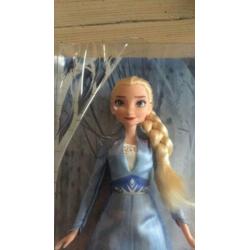 Hasbro Disney Frozen II Anna en Elsa poppen nieuw