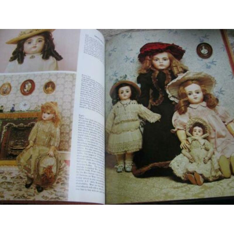 Engelstalig poppenboek / boek met antieke poppen - Dolls