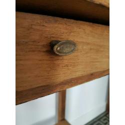 Oud eiken bijzettafel, sidetable, nachtkastje met lade.