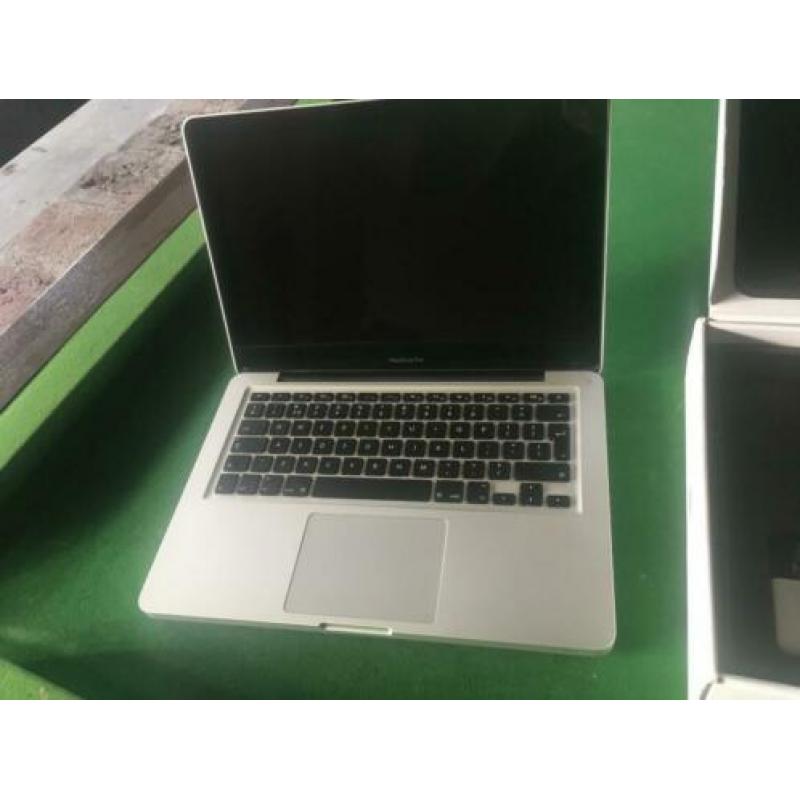 Mac Book pro met aankoopbon december 2012 nieuwstaat