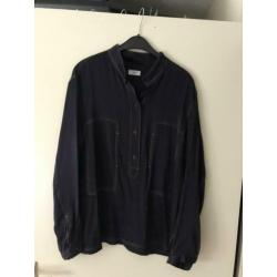 Closed blouse