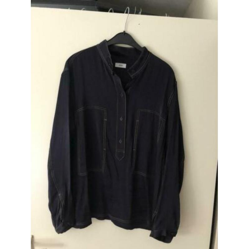 Closed blouse