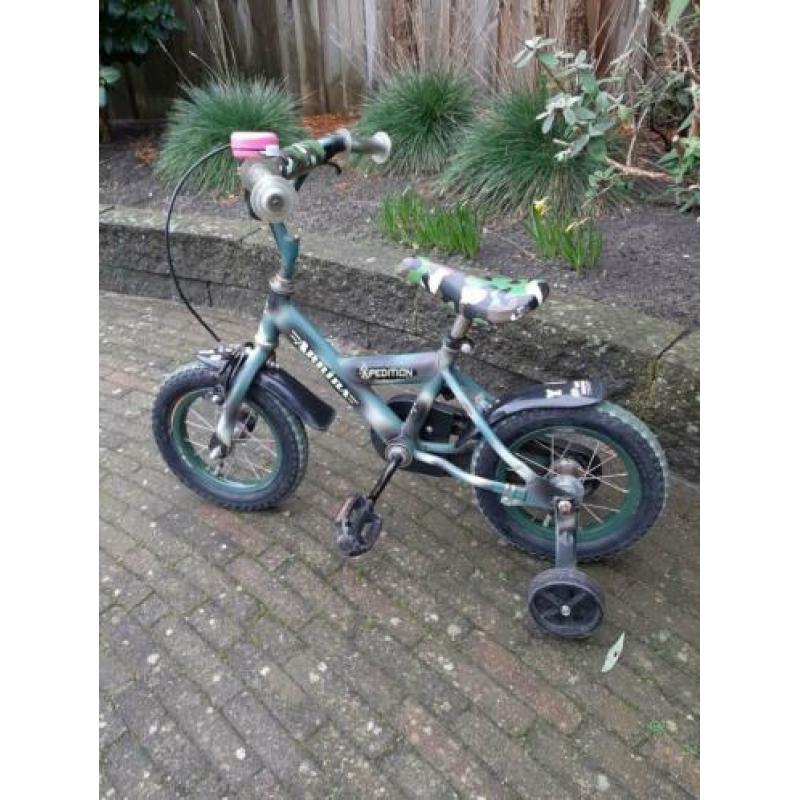 Camouflage jongens fietsje12,5 inch wielen en zijwieltjes