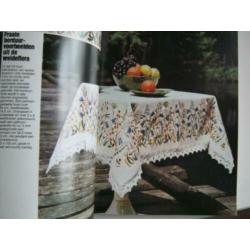 Burda groot bont handwerkboek zie foto`s nr 6659