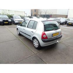Renault Clio 1.4-16V Privilège (bj 2002, automaat)