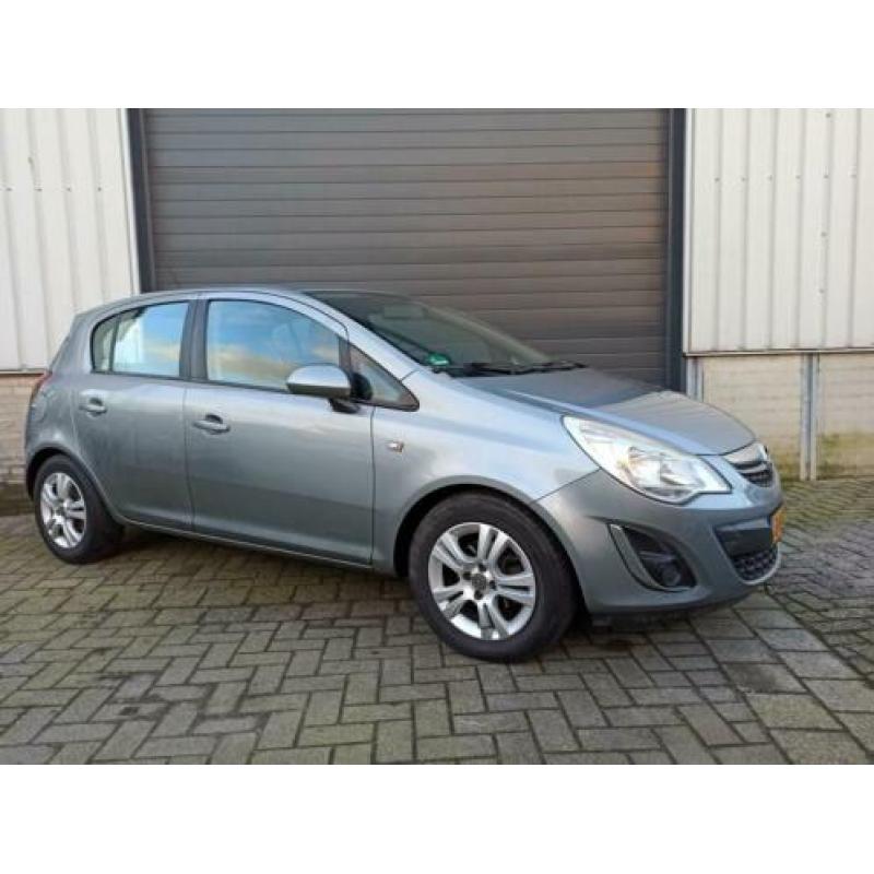 Opel Corsa 1.2-16V Cosmo