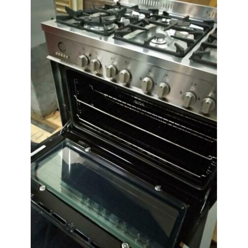 Boretti fornuis en oven