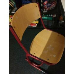 school bureau / tafel