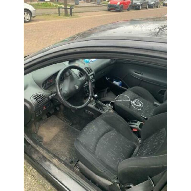Peugeot 206 1.6 16V Gentry 3D 2001 Zwart