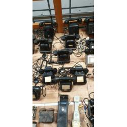 grote partij oude telefoons bakeliet 33 stuks
