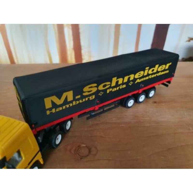 Siku Mercedes Actros M. Schneider Amsterdam 1:55 NM