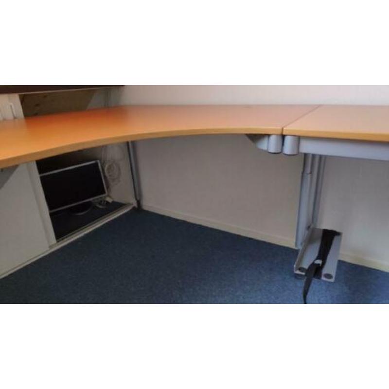 Ruim IKEA hoekbureau 240x200